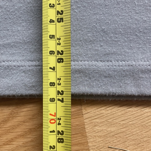 Giorgi Armani Italian-made relaxed-fit buttonless collared shirt - Picture 9 of 10